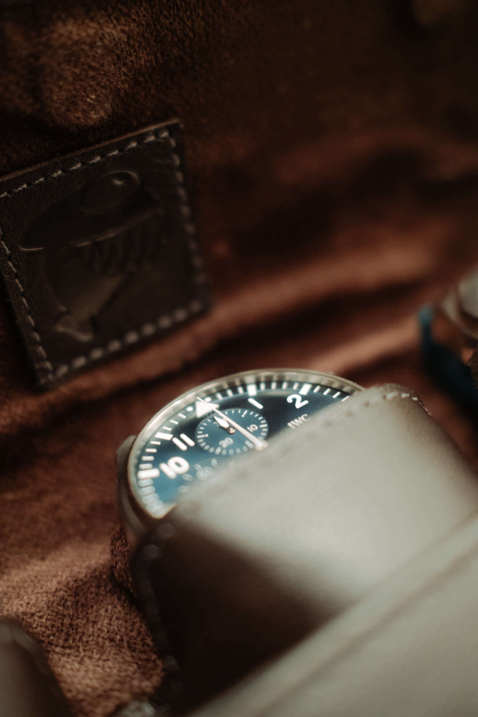 Detalhe de costura à mão Karppovik®